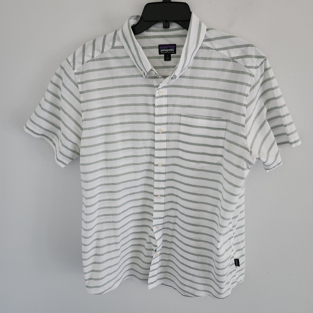 Patagonia Short Sleeve Collared White Green Striped Shirt Men's Large